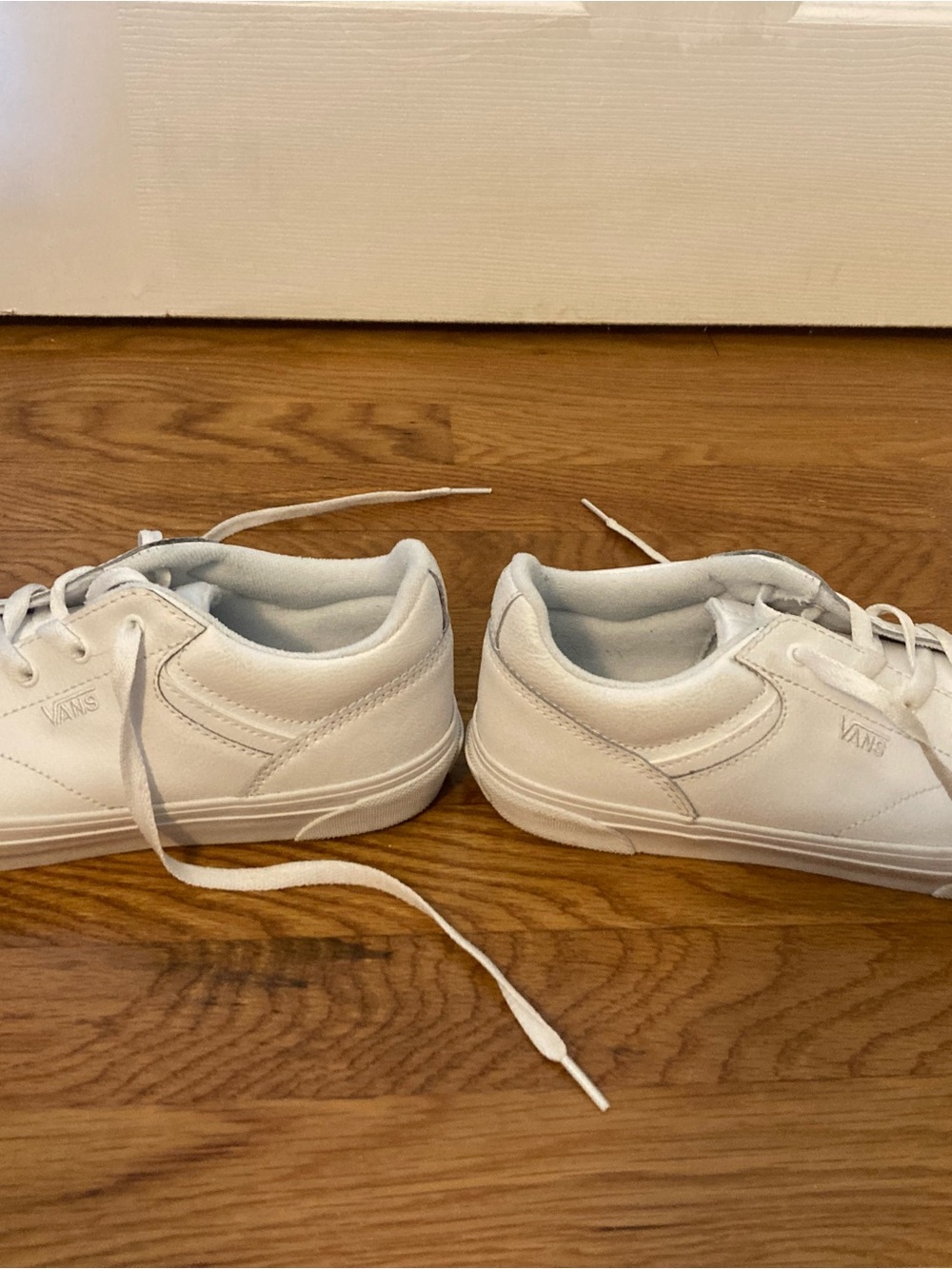 Vans Kids White Low-Top Leather Sneakers - Picture 5 of 6